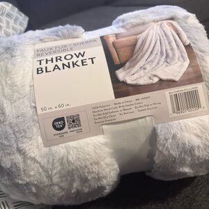 Reversible Faux Fur Throw Blanket - White and Gray